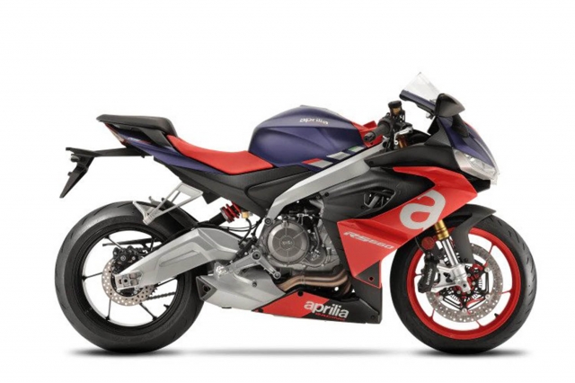 RS 660 - Apex Black, Lava Red